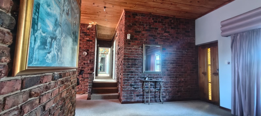 4 Bedroom Property for Sale in Newton Park Eastern Cape